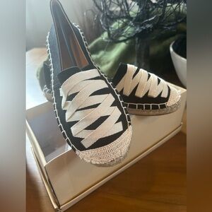 NIB Yoki Womens Shoes Yoki Leia-12 Black Espadrilles